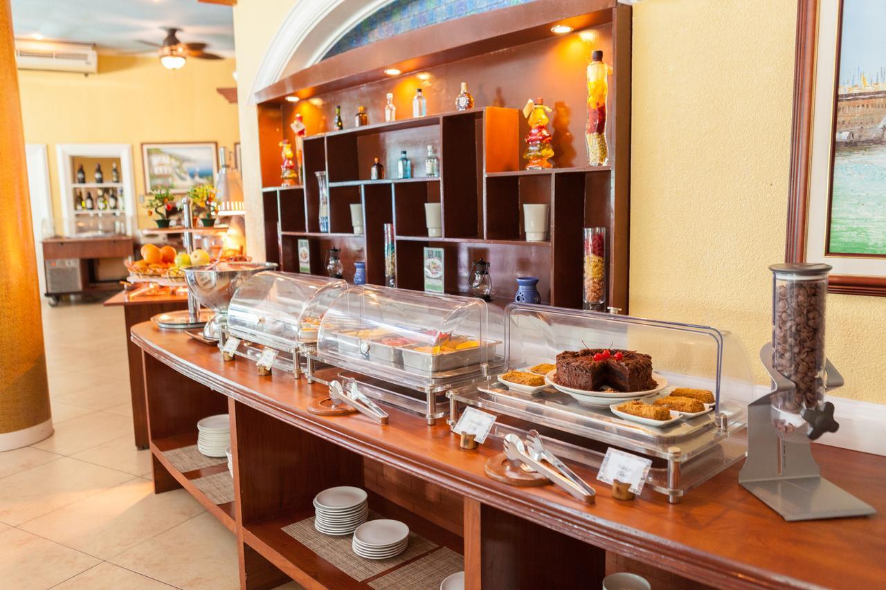 Breakfast At Monaco - Palais Boracay Otel Manoc-Manoc Dış mekan fotoğraf